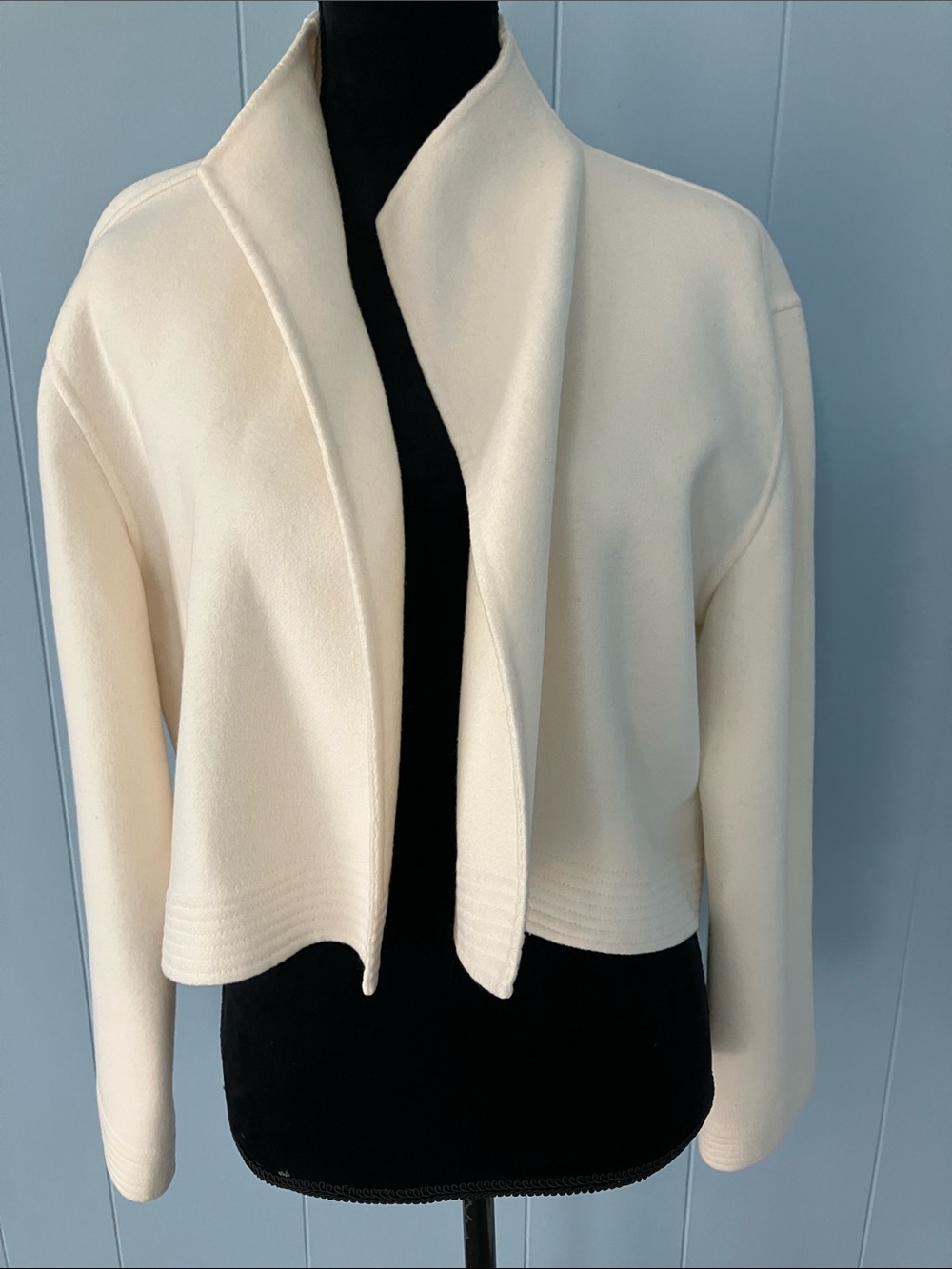 Linda Allard Ellen Tracy Ivory 100% Wool Cropped Open-Front Jacket Size 10